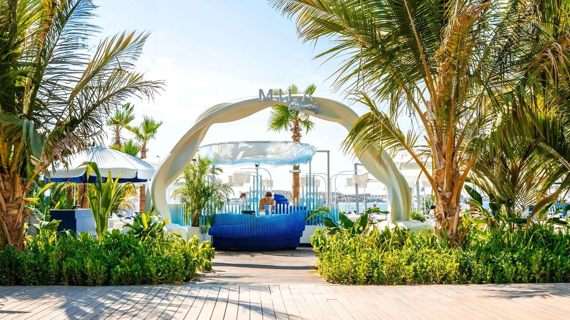 Radisson Beach Resort Palm Jumeirah Dubai