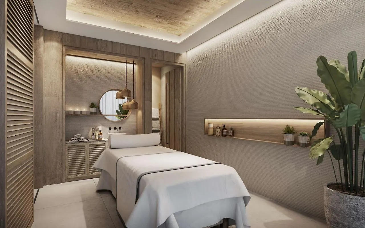 Radisson Beach Resort Palm Jumeirah Dubaj