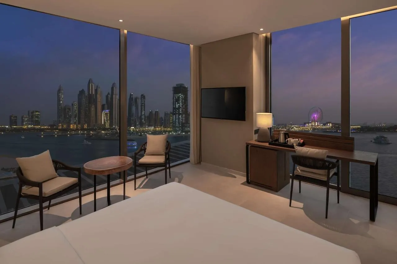 Radisson Beach Resort Palm Jumeirah Dubaj