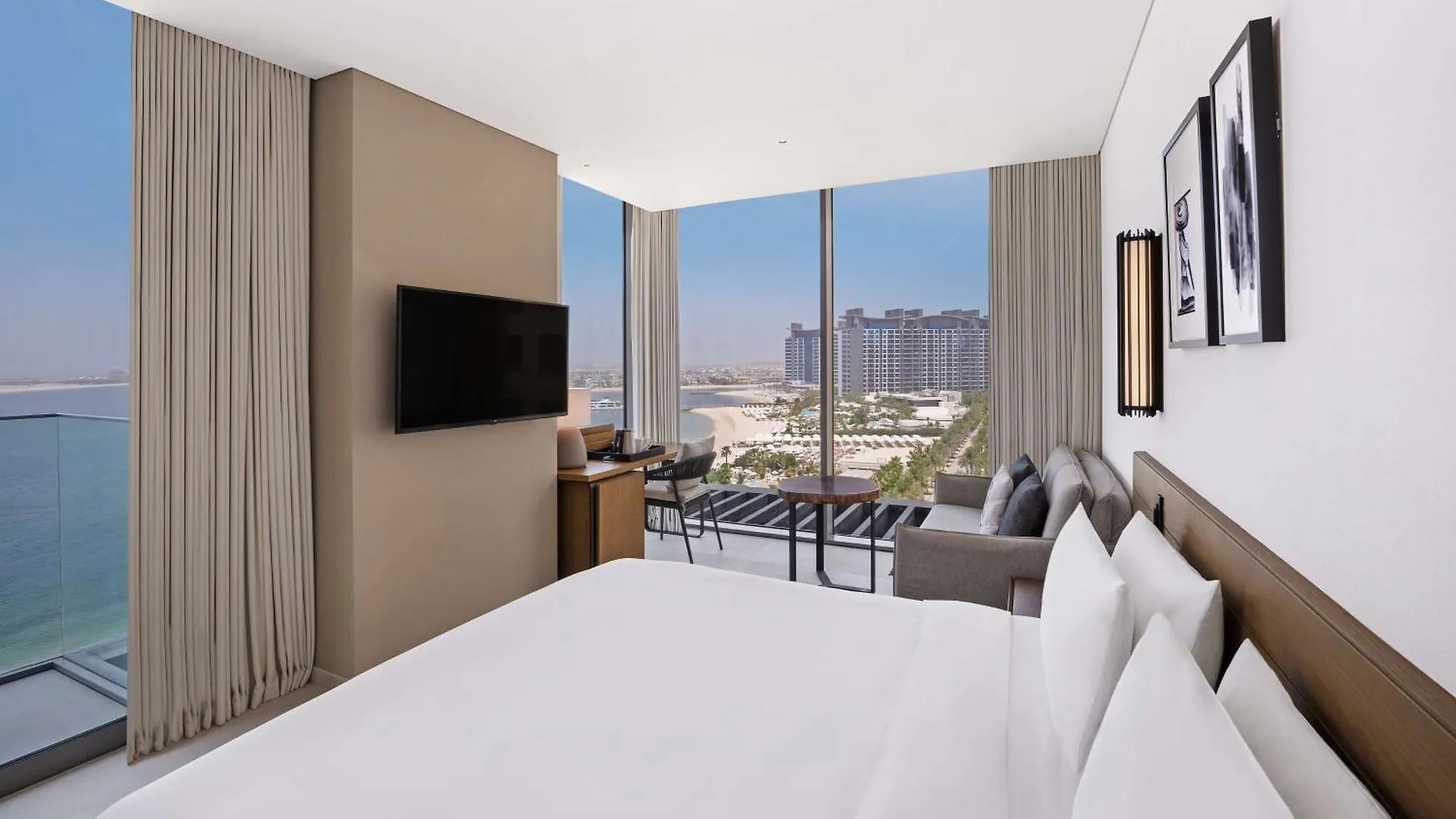 Radisson Beach Resort Palm Jumeirah Dubaj