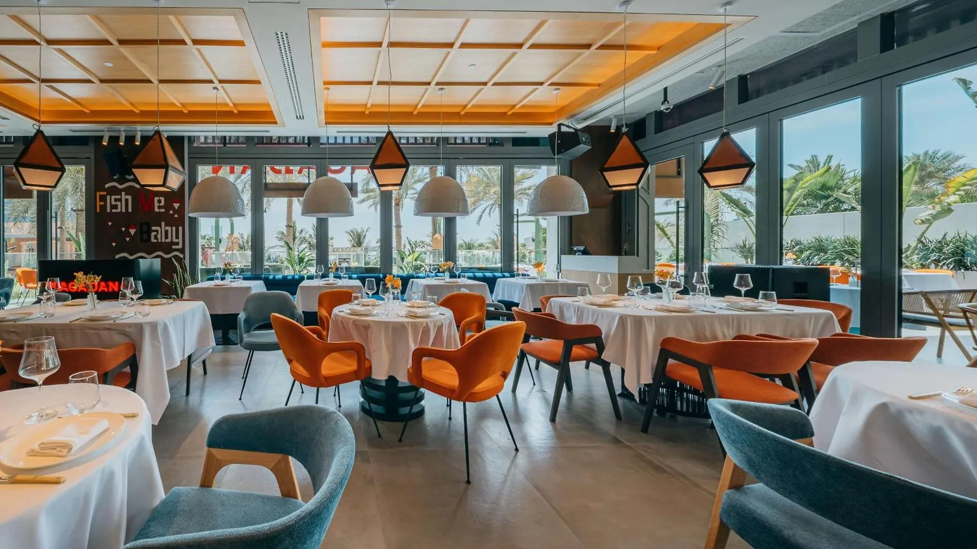 Radisson Beach Resort Palm Jumeirah Dubaj