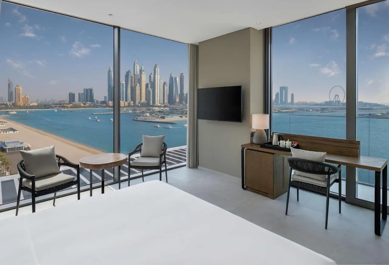 Radisson Beach Resort Palm Jumeirah ドバイ