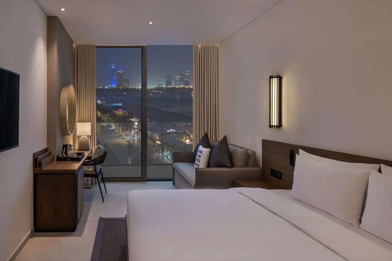 Radisson Beach Resort Palm Jumeirah ドバイ