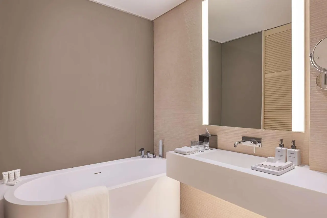 Radisson Beach Resort Palm Jumeirah ドバイ アラブ首長国連邦